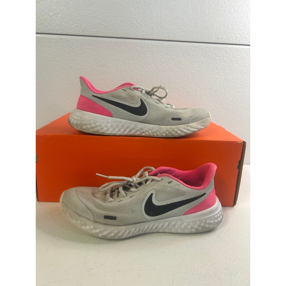 Nike Revolution 5 Grey Pink Size 6Y Boys 7.5W #2843
